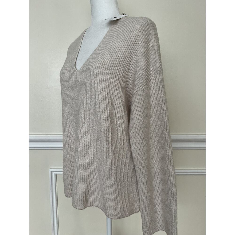 Treasure & Bond Oatmeal Hero Ribbed Sweater Size M Womens V-Neck NWT A003569 - Picture 4 of 6